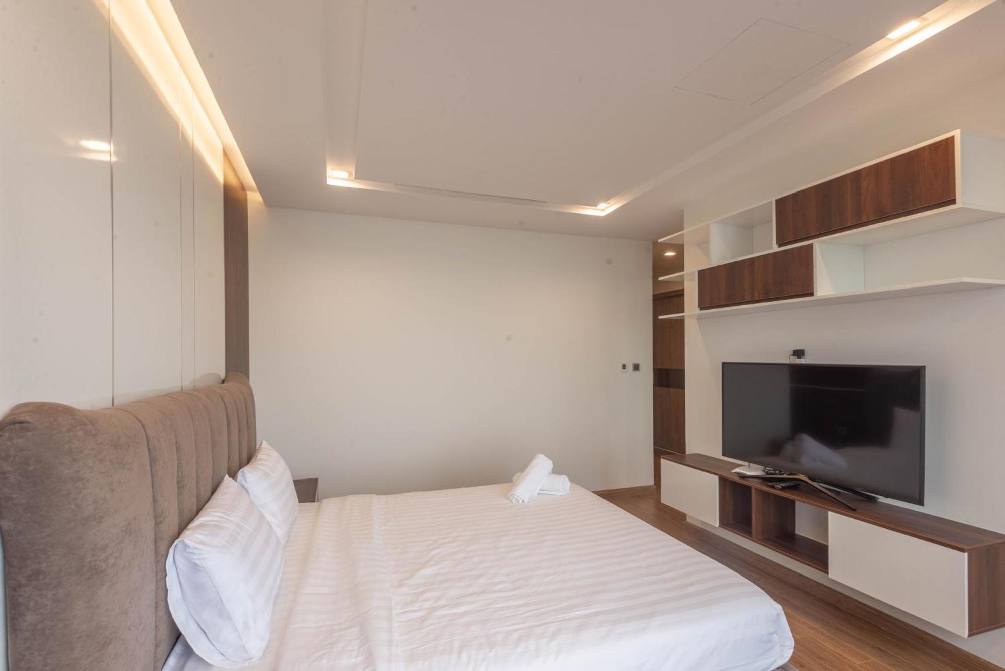 Luxury Serviced Apartment Vinhomes Metropolis Premium Hanoi Exterior photo